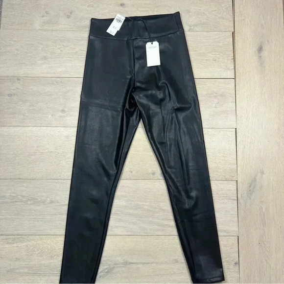 Abercrombie & Fitch Vegan Leather Leggings - Picture 2 of 6